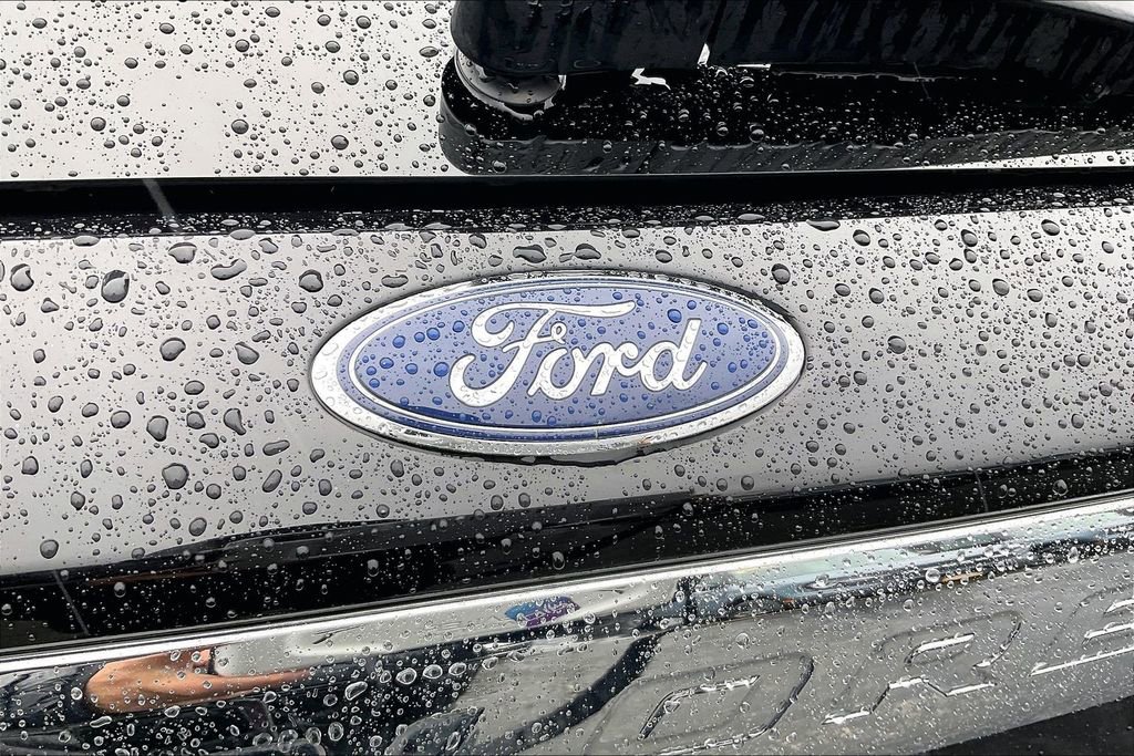 Certified 2022 Ford Explorer XLT w/ Equipment Group 202A image 30