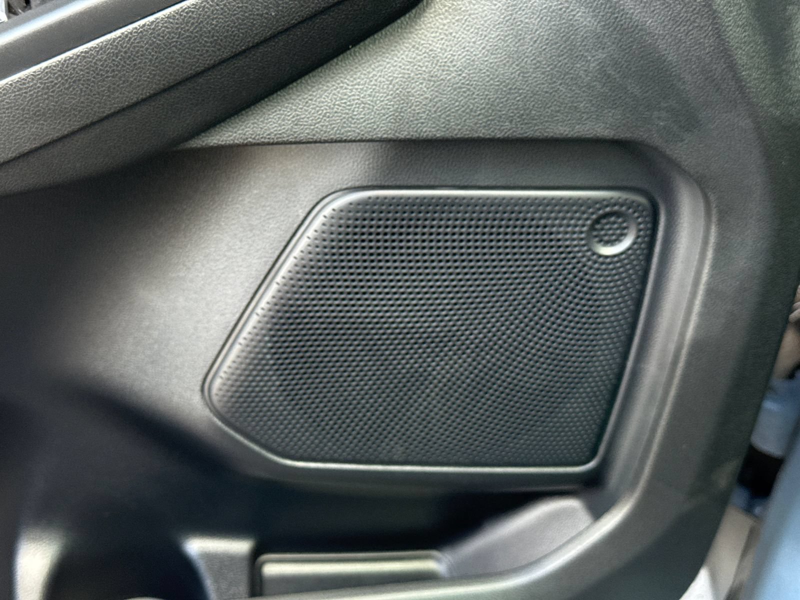 Certified 2025 Ford Escape Platinum FWD image 19