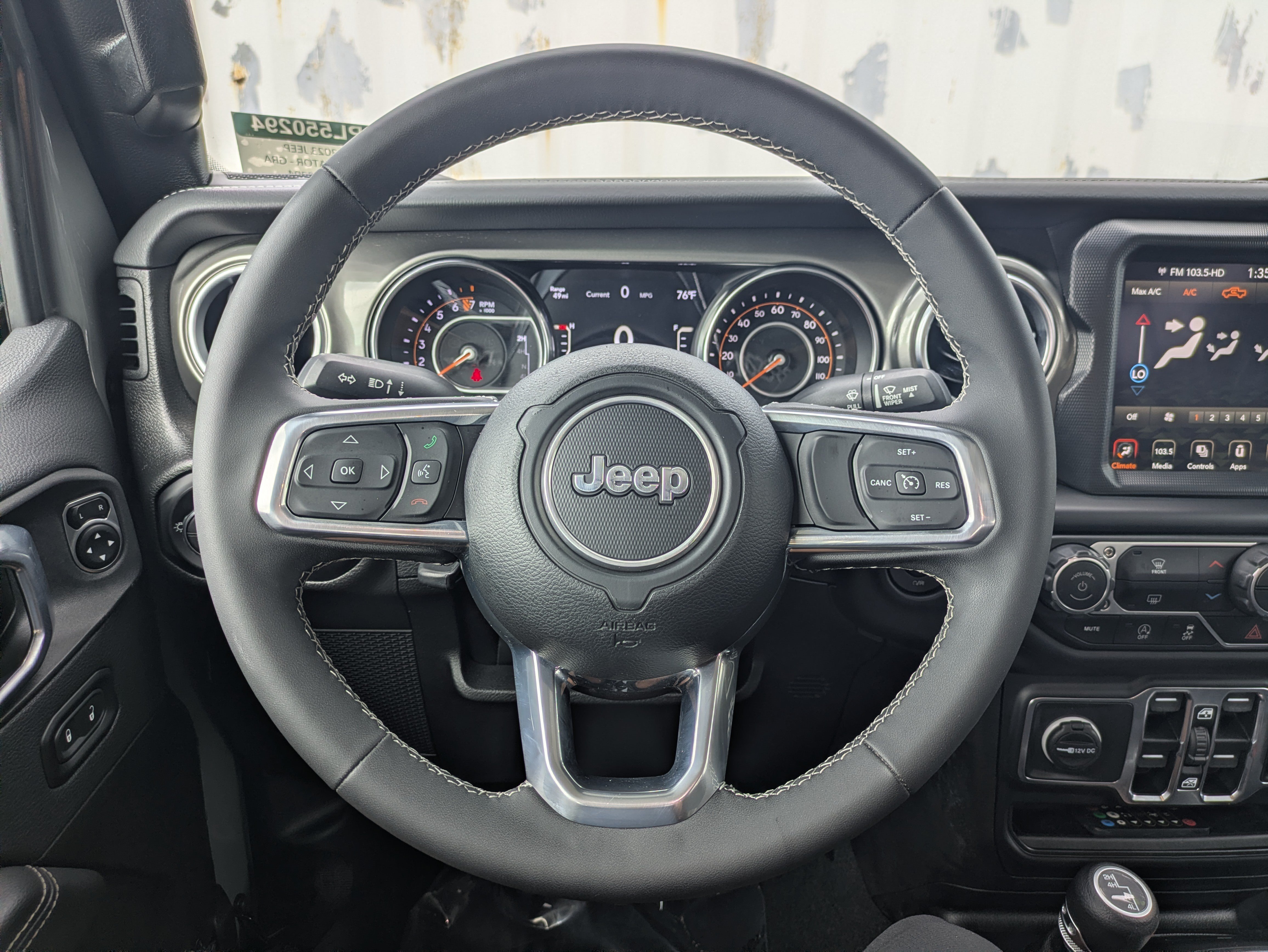 Used 2023 Jeep Gladiator Overland AWD/4WD image 29