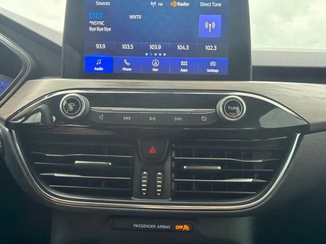 Certified 2020 Ford Escape Titanium w/ Titanium Premium Package 2.0 AWD/4WD image 30