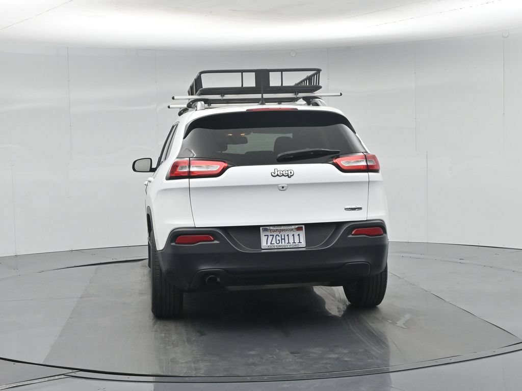 Used 2017 Jeep Cherokee Latitude FWD image 30