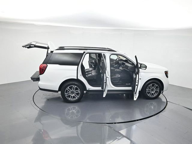 Certified 2025 Ford Expedition Active AWD/4WD image 51