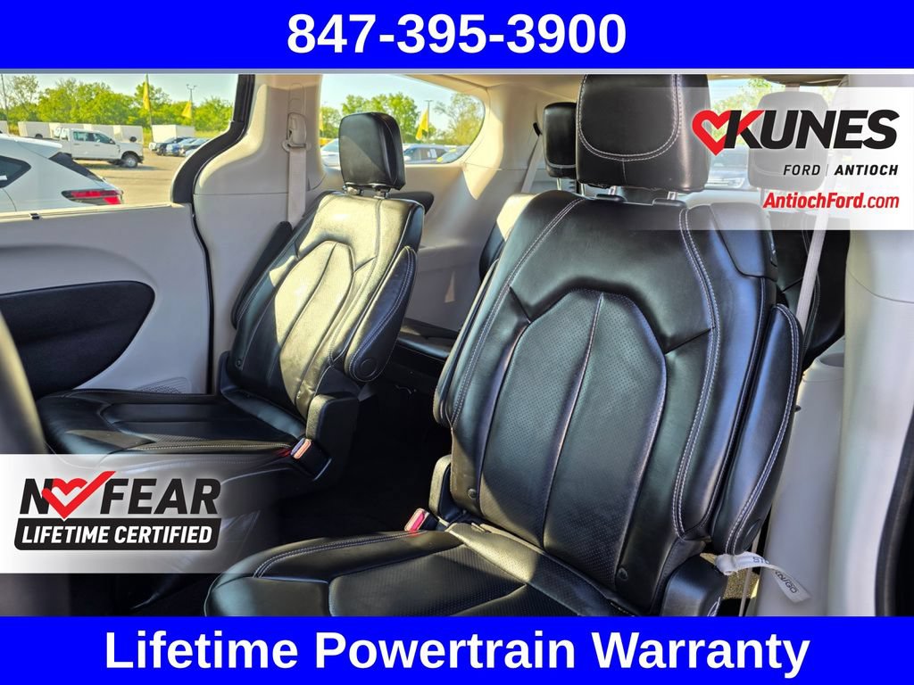 Used 2023 Chrysler Pacifica Touring-L FWD image 22