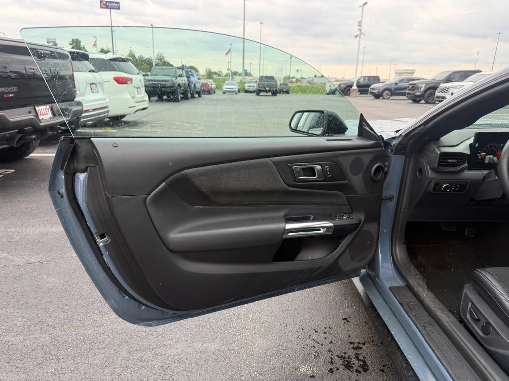 Certified 2025 Ford Mustang Coupe RWD image 15