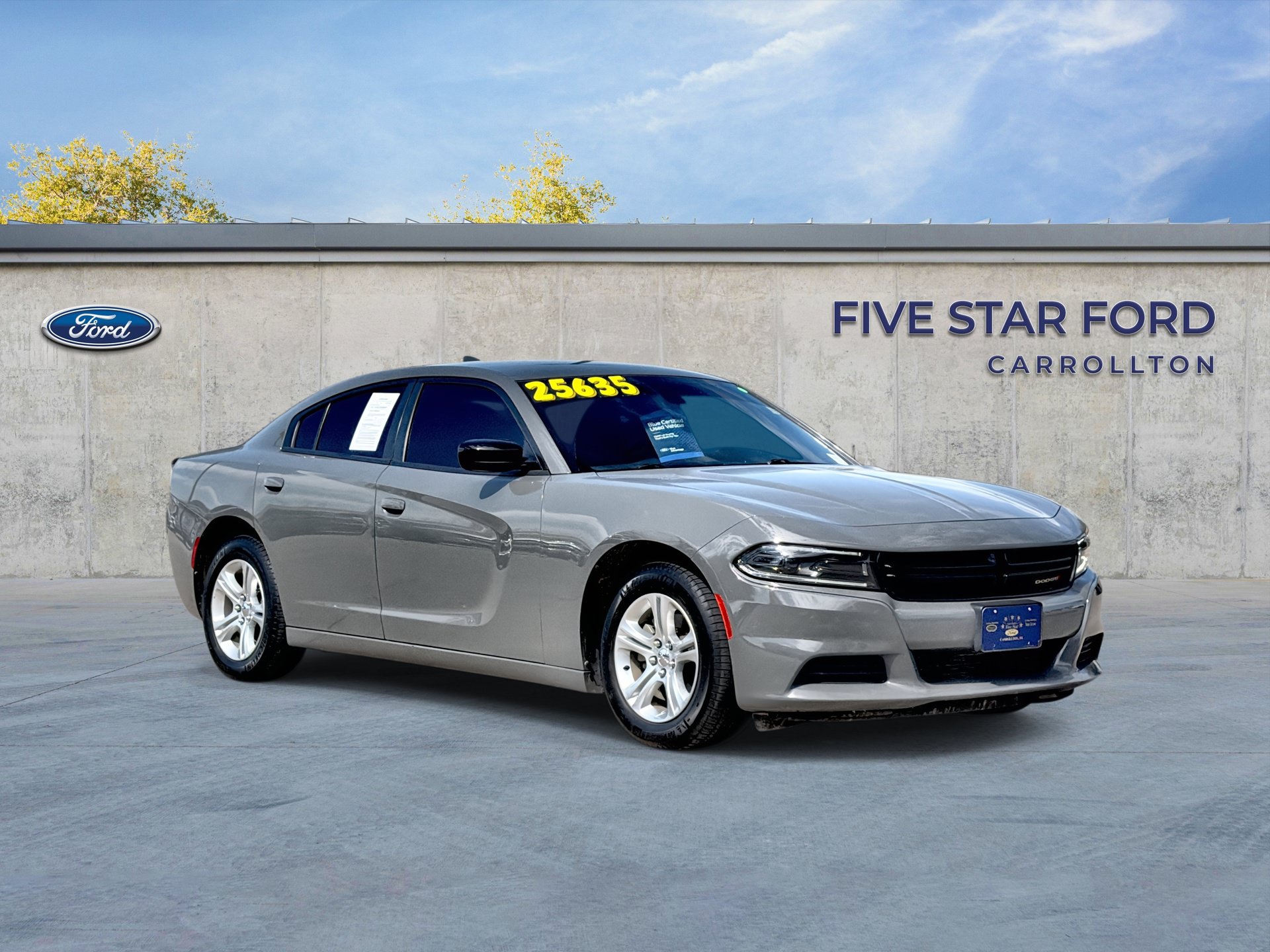 Used 2023 Dodge Charger SXT RWD image 1