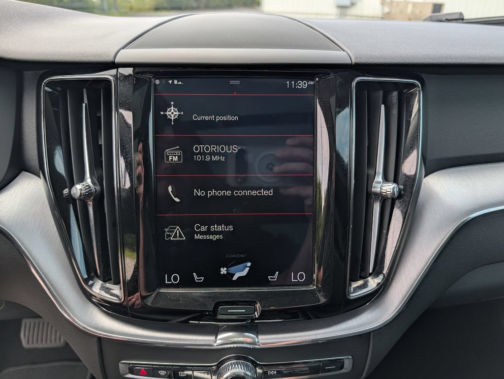 Used 2020 Volvo XC60 T6 Momentum AWD/4WD image 11