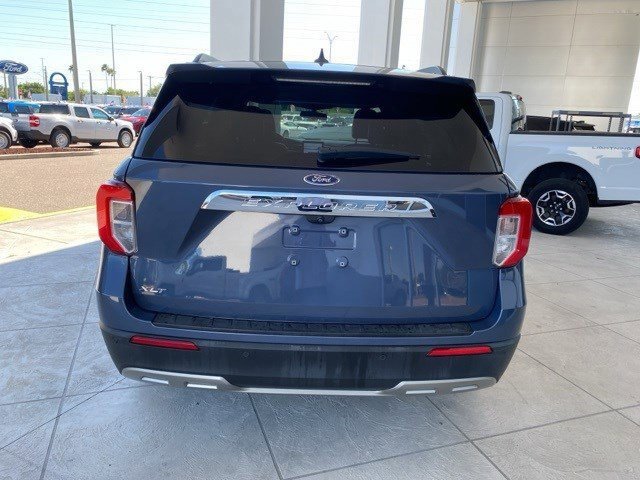 Certified 2021 Ford Explorer XLT w/ Equipment Group 202A image 3