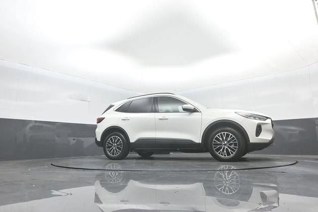 Certified 2024 Ford Escape SE FWD image 28