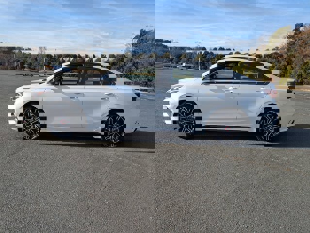 Used 2023 Kia Forte GT w/ GT2 Package image 7