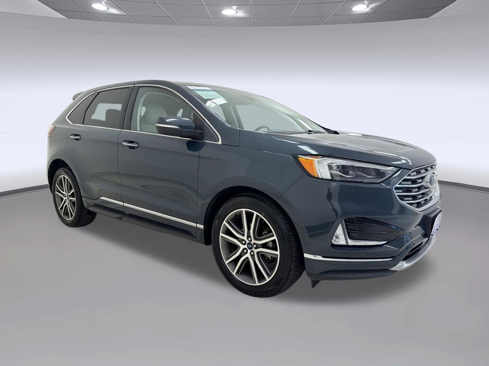 Certified 2019 Ford Edge Titanium w/ Equipment Group 301A FWD image 7