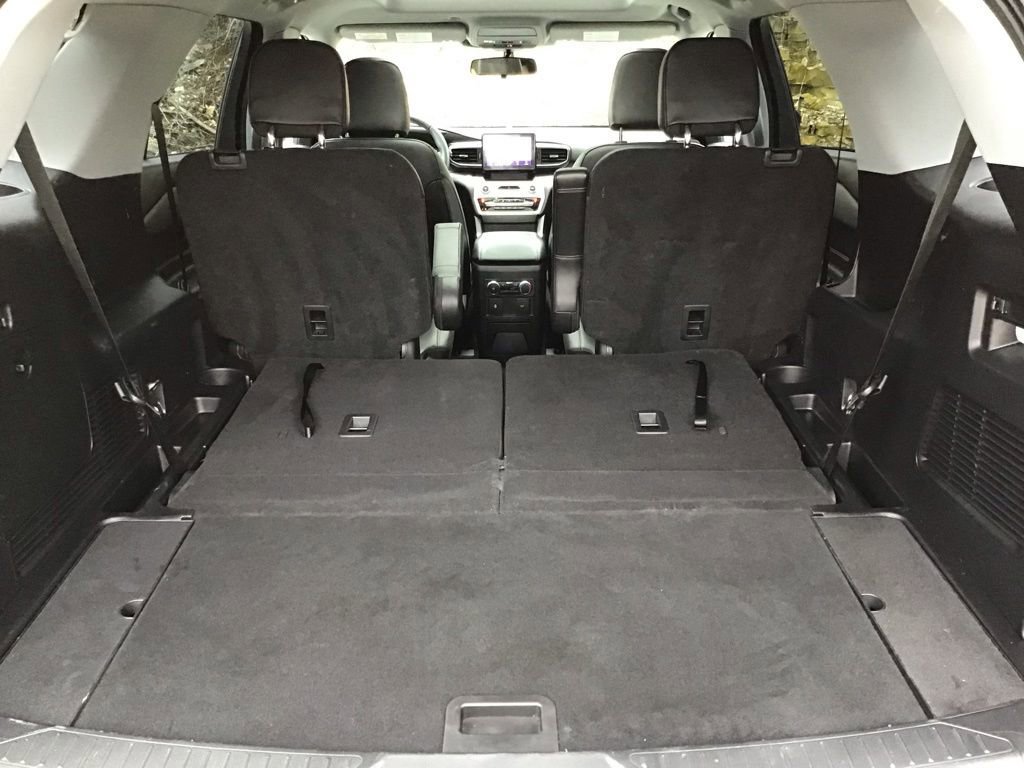 Certified 2022 Ford Explorer XLT w/ Equipment Group 202A image 10