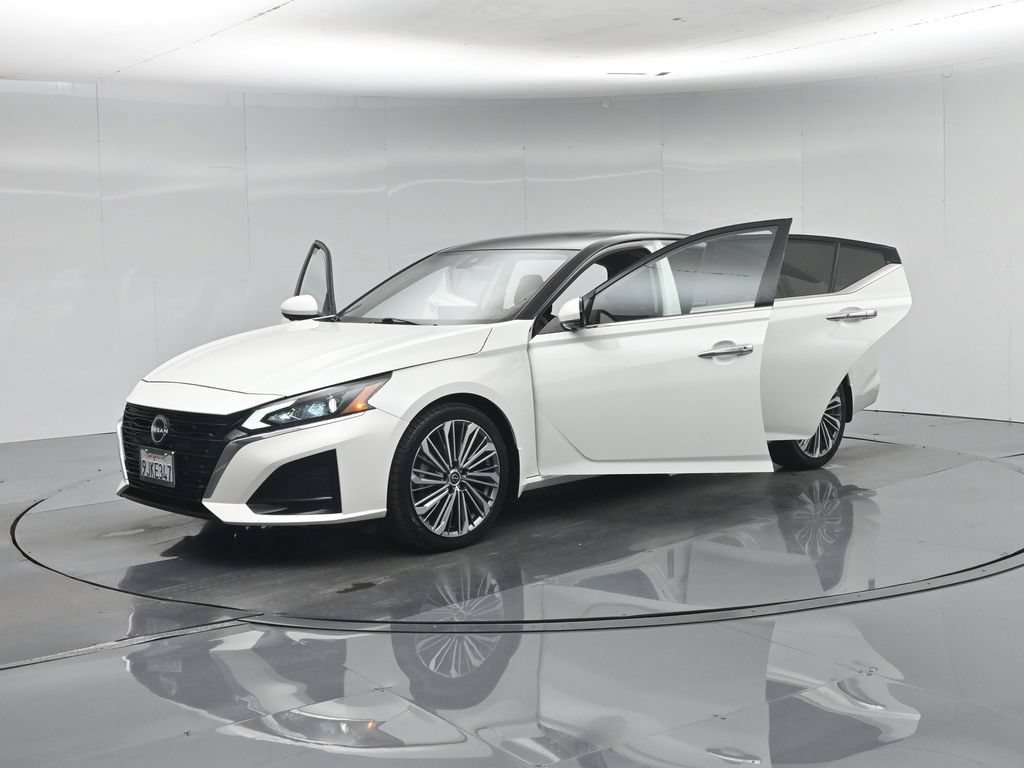 Used 2024 Nissan Altima 2.5 SL FWD image 35