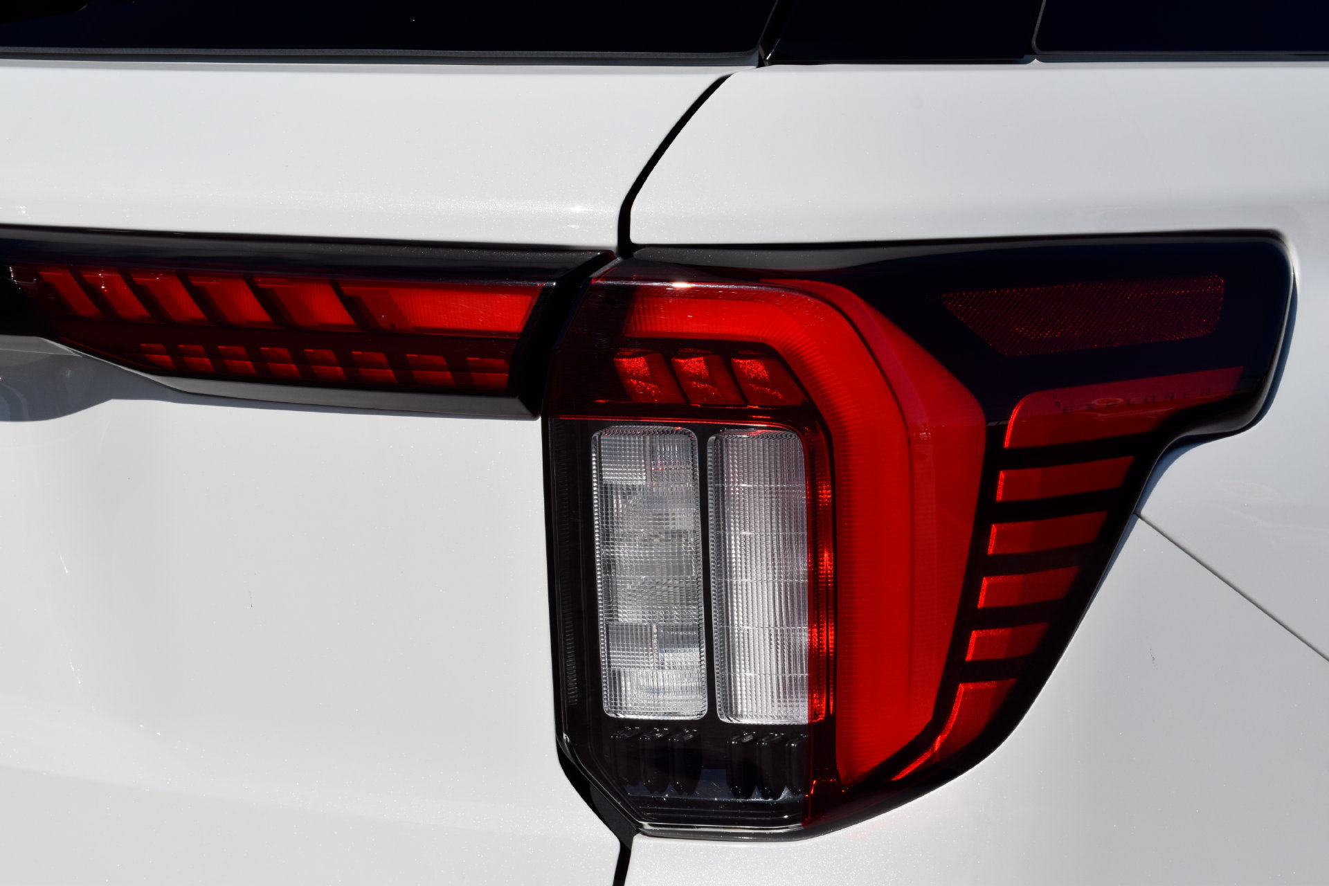 Certified 2025 Ford Explorer Active w/ Active Comfort Package AWD/4WD image 22