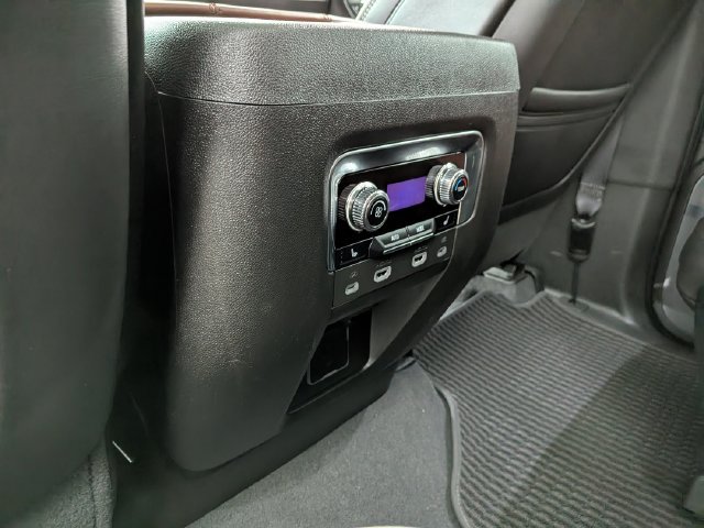 Used 2023 GMC Yukon Denali Ultimate AWD/4WD image 22