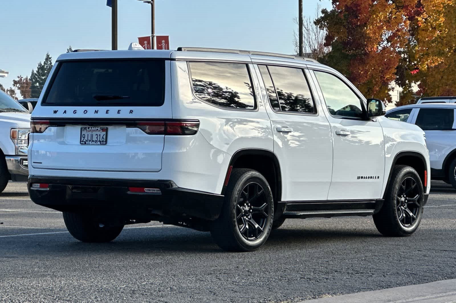 Used 2023 Jeep Wagoneer Series II image 2