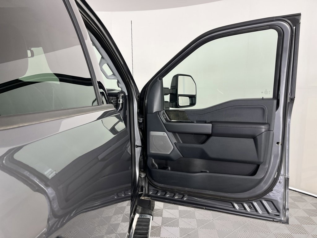 Certified 2025 Ford F350 Lariat image 31