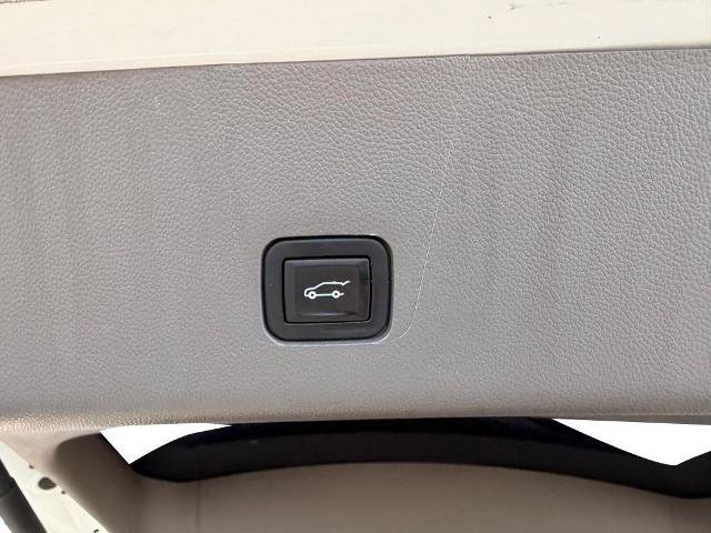 Used 2021 Chevrolet Traverse Premier w/ LPO, Floor Liner Package FWD image 6