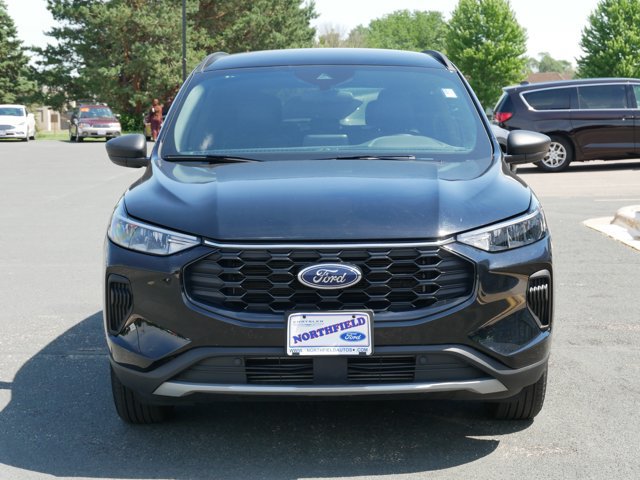 Certified 2025 Ford Escape ST-Line AWD/4WD image 3