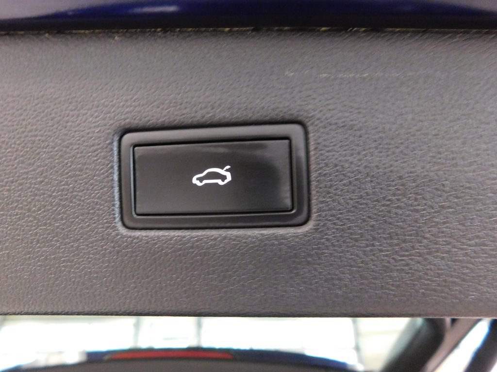 Used 2022 Volkswagen Tiguan SEL R-Line AWD/4WD image 45