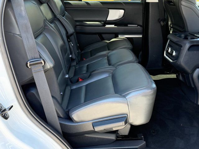 Certified 2025 Ford Expedition Active AWD/4WD image 38