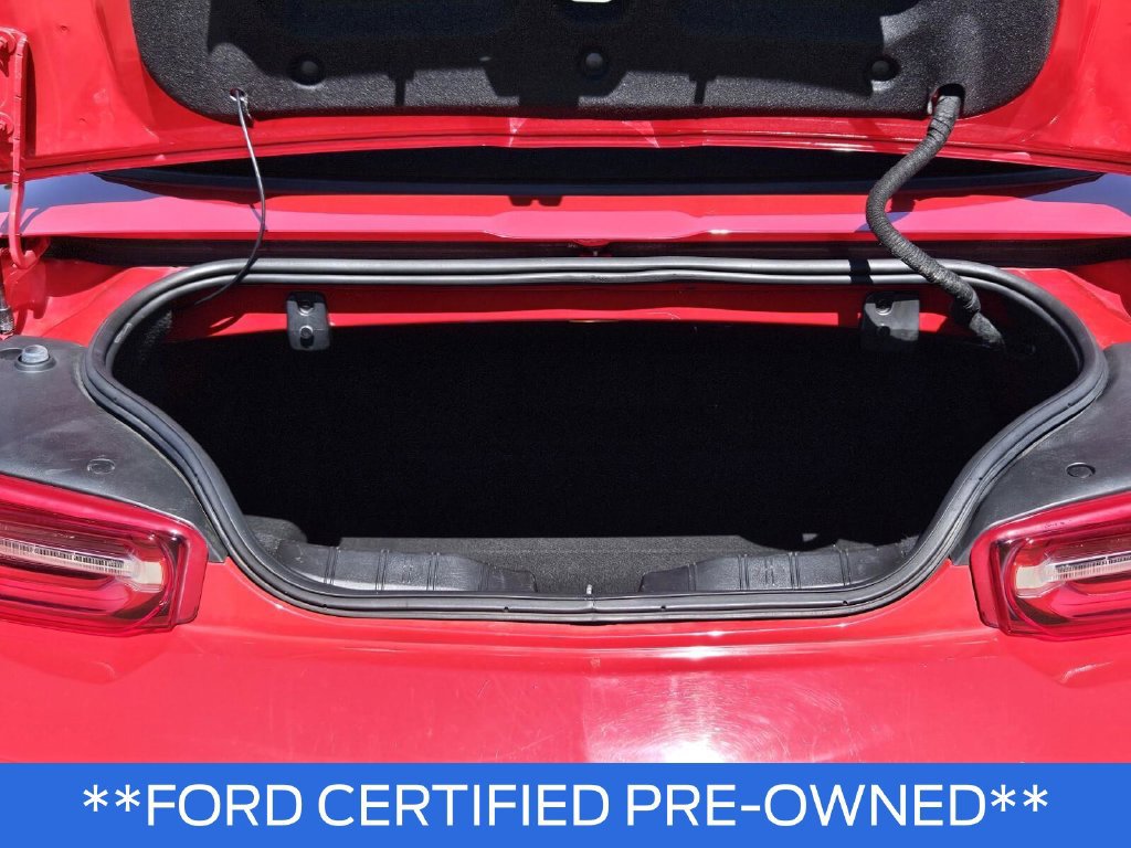Used 2020 Chevrolet Camaro LT RWD image 9