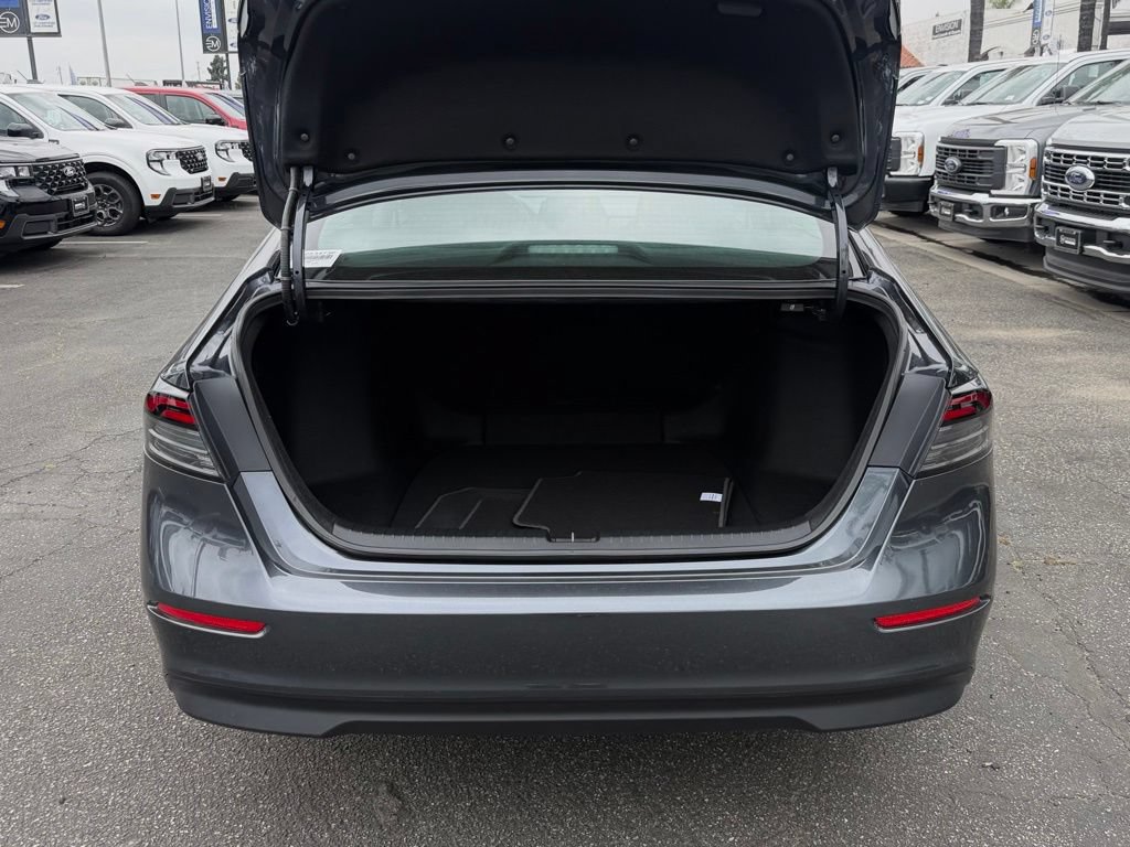 Used 2025 Honda Accord LX image 12
