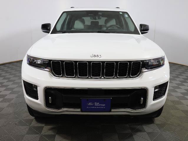 Used 2022 Jeep Grand Cherokee Overland w/ Luxury Tech Group IV AWD/4WD image 3