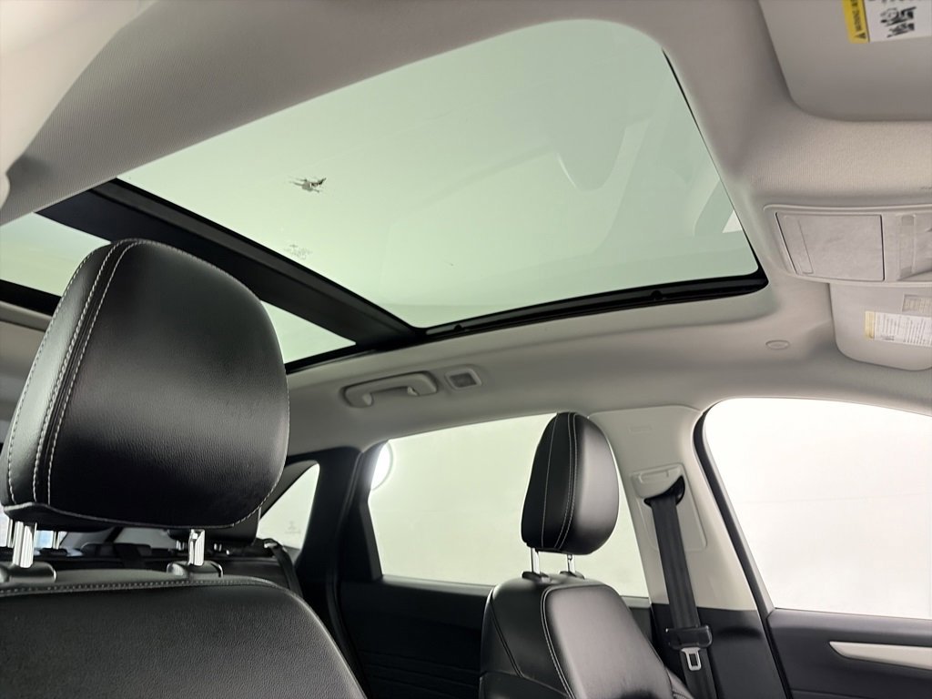 Certified 2022 Ford Escape SEL w/ Class II Trailer Tow Package image 32