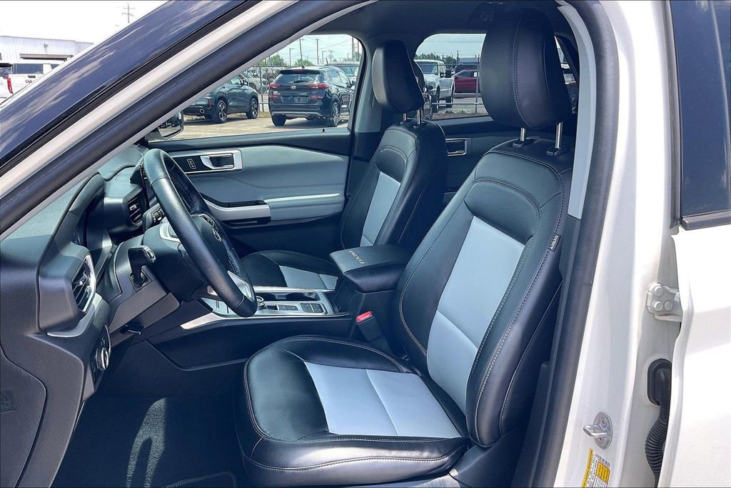 Certified 2023 Ford Explorer XLT w/ Equipment Group 202A RWD image 18