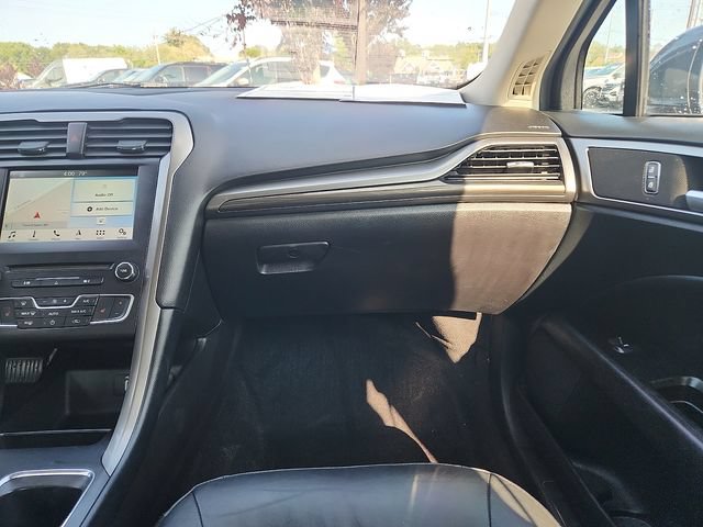 Certified 2017 Ford Fusion SE w/ Fusion SE Technology Package AWD/4WD image 10