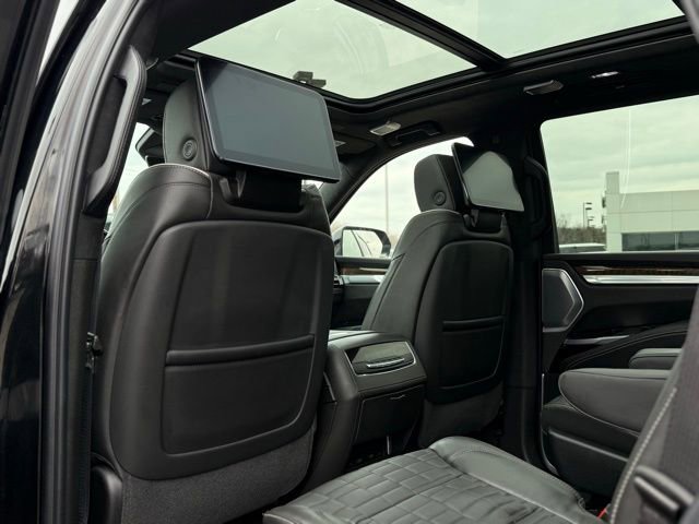 Used 2026 Cadillac Escalade Platinum Sport image 25