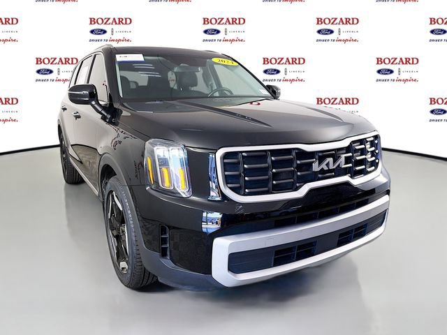 Used 2024 Kia Telluride S w/ S Sunroof Package