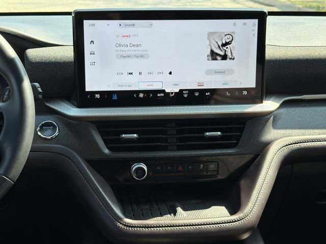 Certified 2025 Ford Explorer Platinum w/ LUX Leather Package image 14