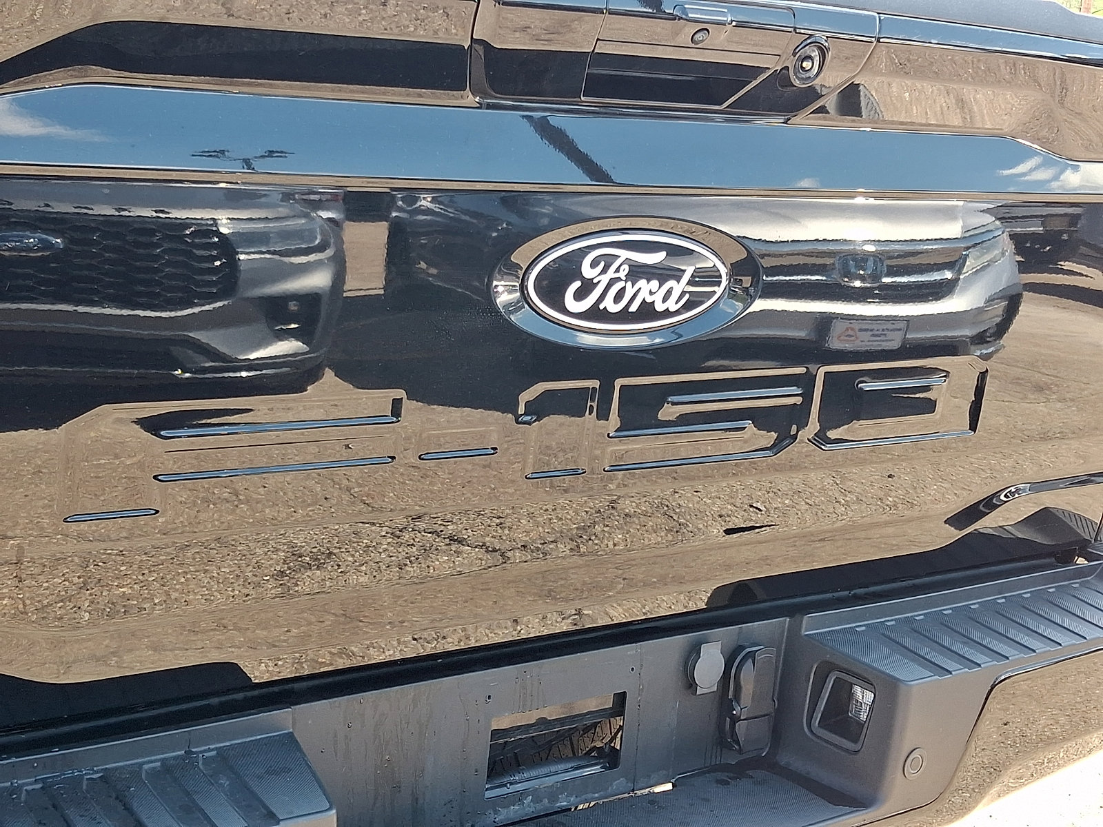 Certified 2024 Ford F150 XLT w/ Equipment Group 302A MID AWD/4WD image 31