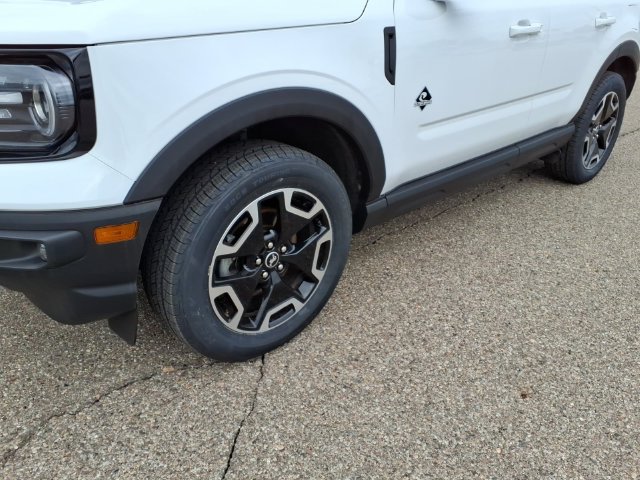 Certified 2023 Ford Bronco Sport Outer Banks w/ Tech Package AWD/4WD image 4