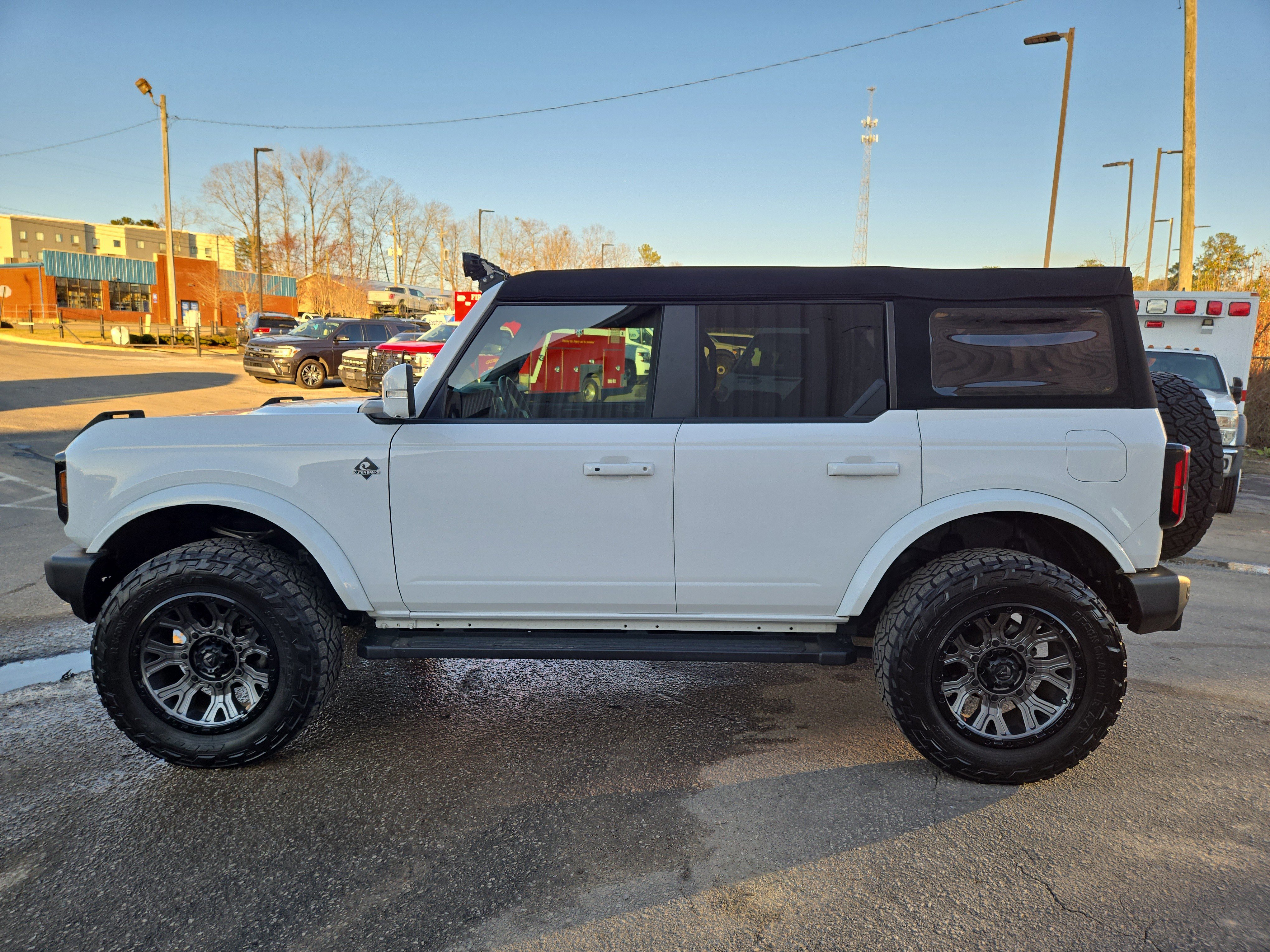 Certified 2023 Ford Bronco Outer Banks image 8