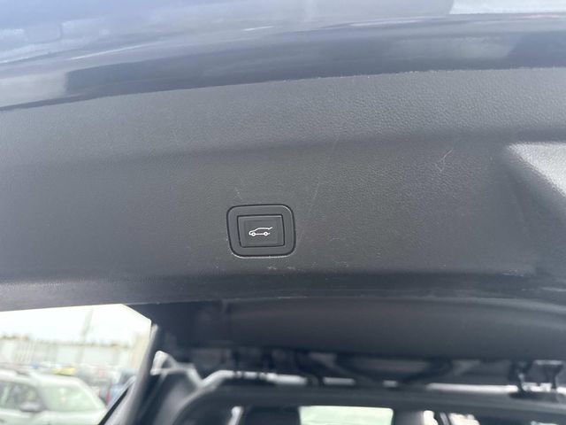 Used 2021 Chevrolet Suburban RST image 8