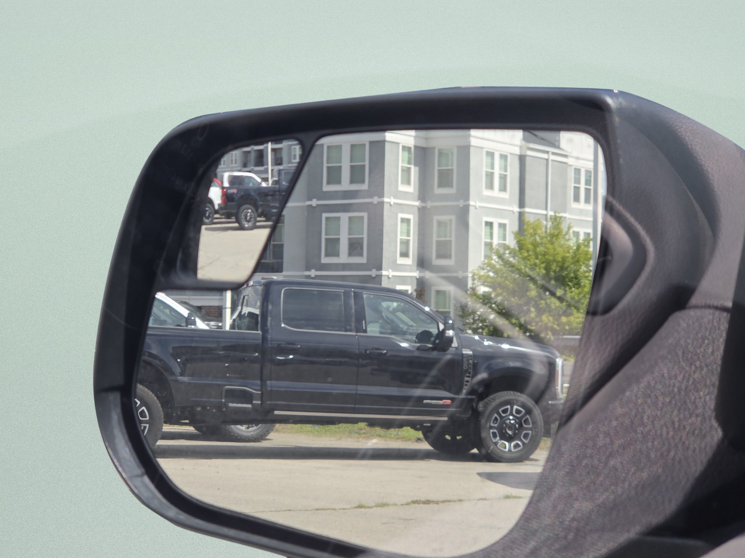 Used 2022 Chevrolet Colorado ZR2 w/ ZR2 Midnight Special Edition AWD/4WD image 16