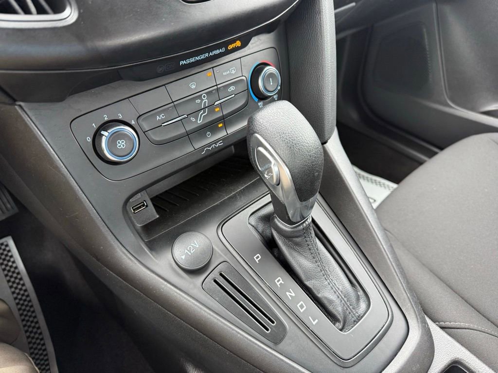 Certified 2018 Ford Focus SE FWD image 23