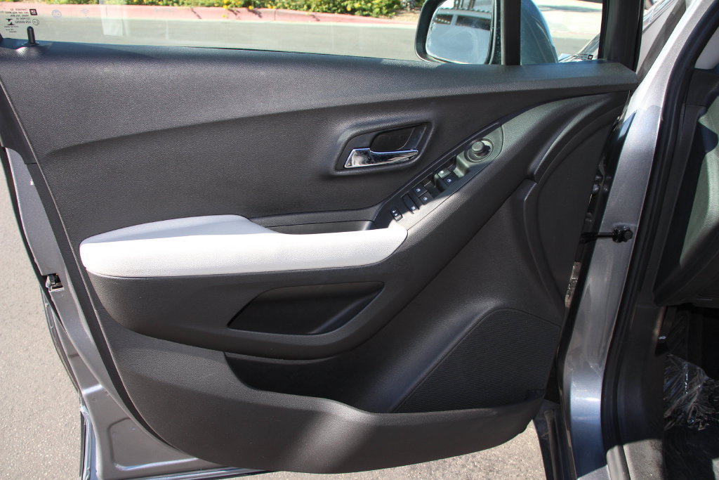 Used 2020 Chevrolet Trax LS w/ Tint and Cruise Package FWD image 23