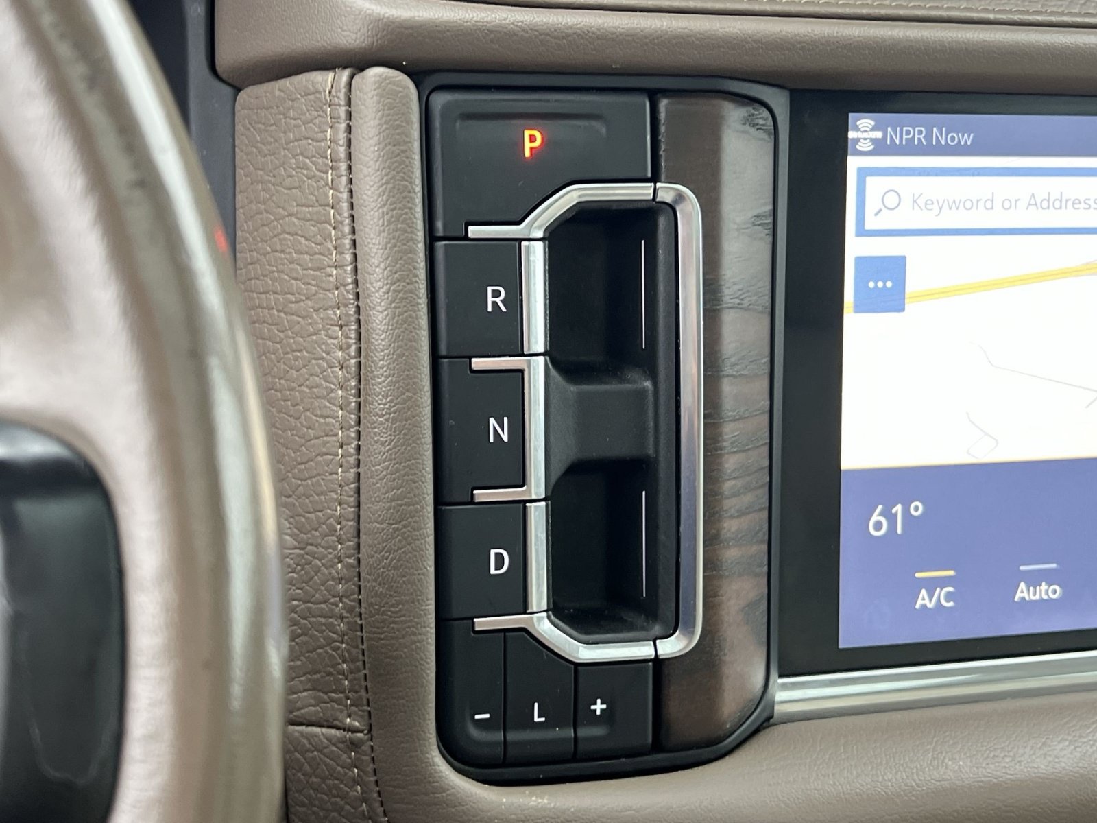 Used 2021 GMC Yukon XL Denali w/ Denali Premium Package AWD/4WD image 22