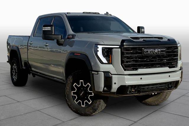 Used 2025 GMC Sierra 2500 AT4X AWD/4WD image 3
