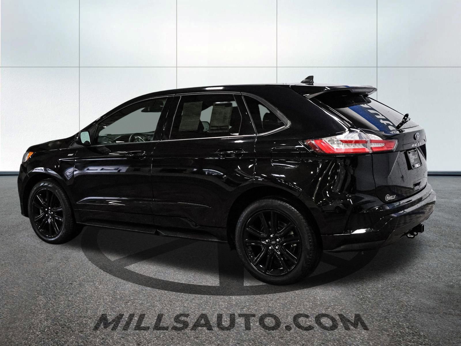 Certified 2024 Ford Edge ST-Line w/ Class II Trailer Tow Package AWD/4WD image 7