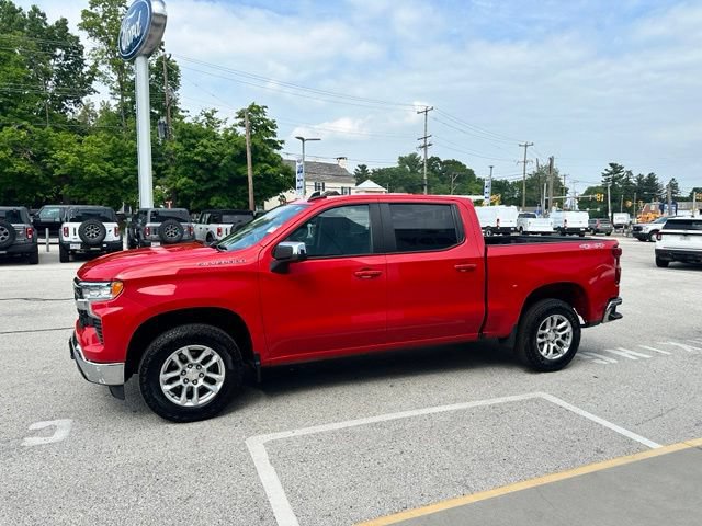 Used 2023 Chevrolet Silverado 1500 LT AWD/4WD image 9