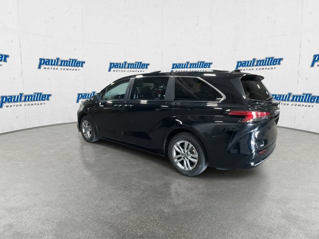 Used 2024 Toyota Sienna Limited AWD/4WD image 8