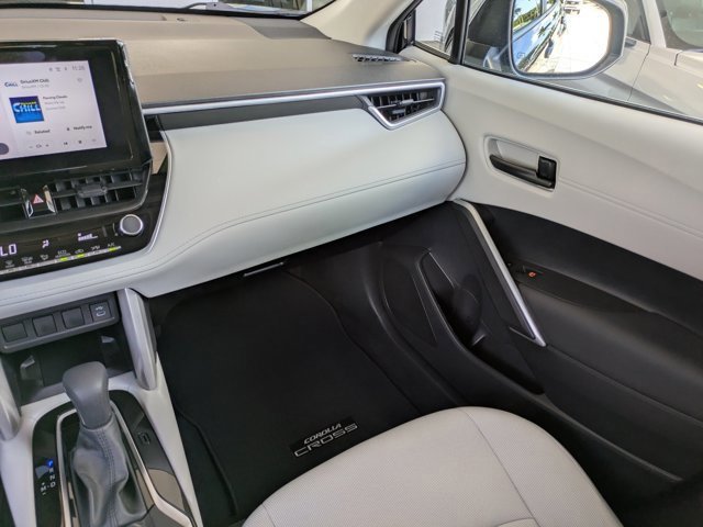 Used 2024 Toyota Corolla Cross LE w/ Moonroof Package image 15