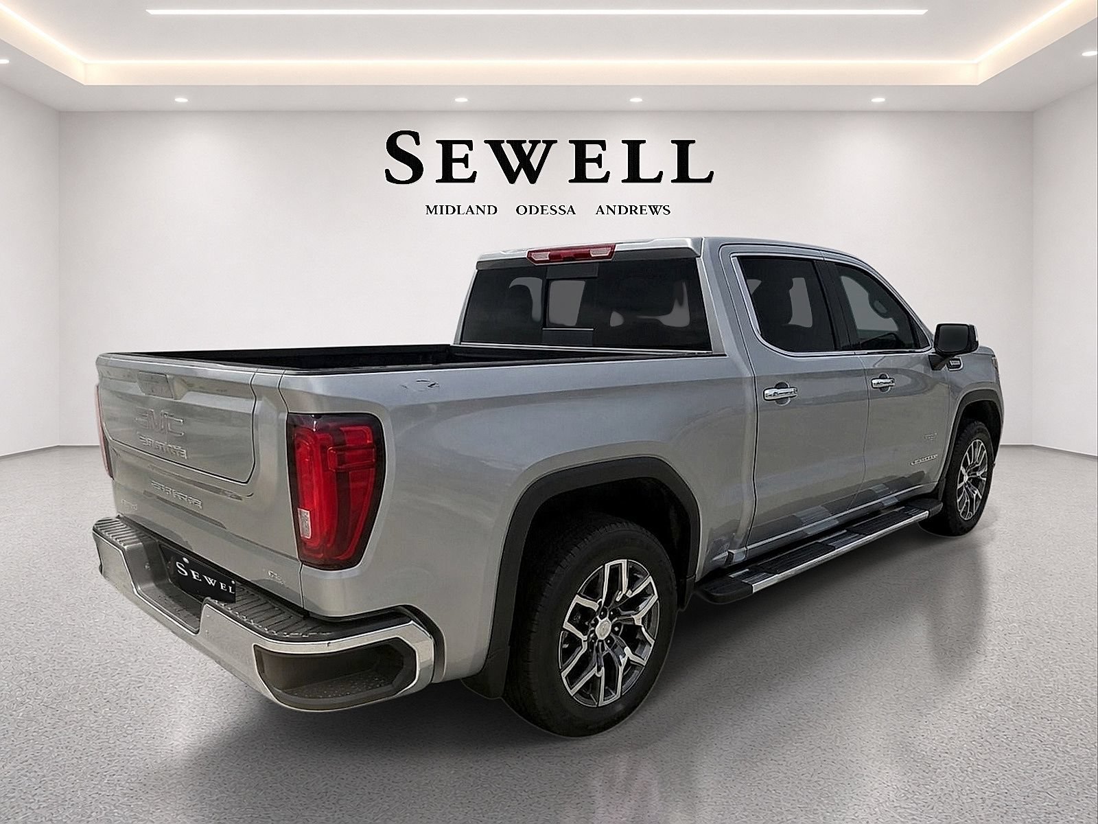 Used 2025 GMC Sierra 1500 SLT AWD/4WD image 3