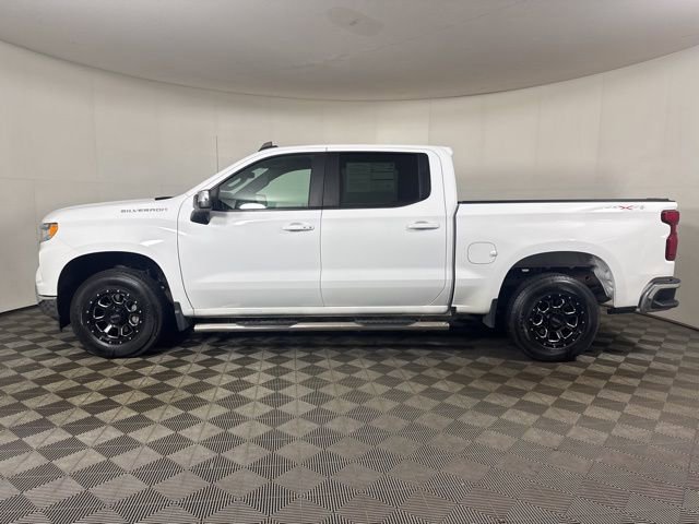 Used 2023 Chevrolet Silverado 1500 LT image 2