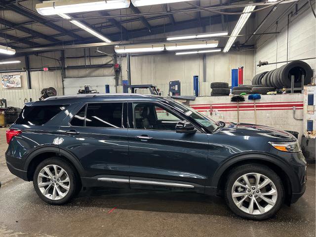 Certified 2022 Ford Explorer Platinum w/ Equipment Group 601A image 4