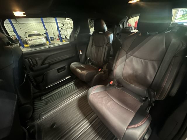 Used 2025 Toyota Sienna XSE w/ XSE Premium Package AWD/4WD image 30